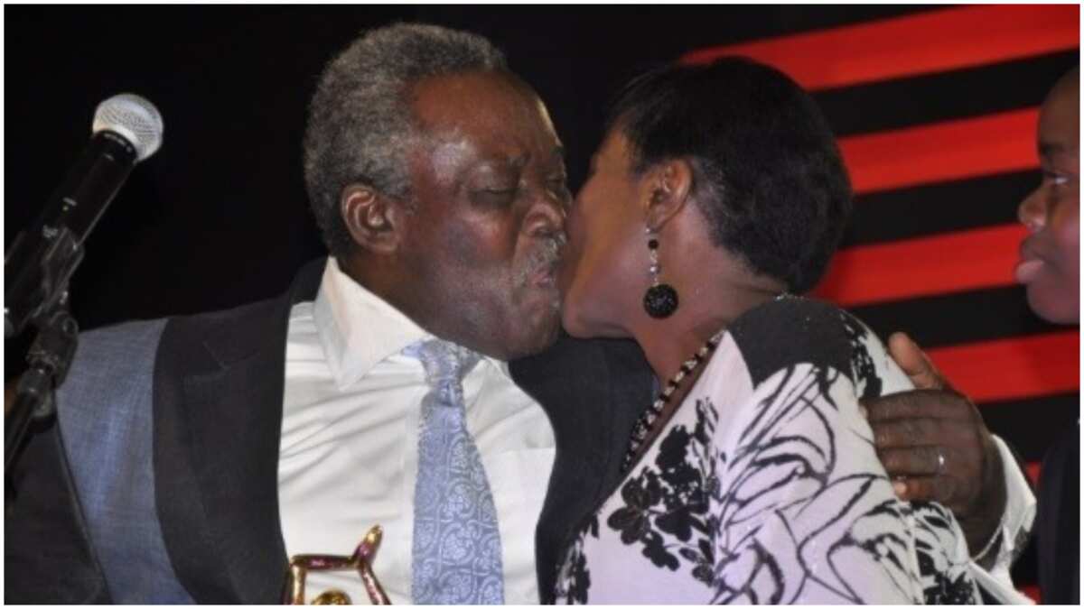 X throwback photos to celebrate 33rd wedding anniversary of Ajoke Silva and Olu Jacobs X throwback photos to celebrate 33rd wedding anniversary of Ajoke Silva and Olu Jacobs