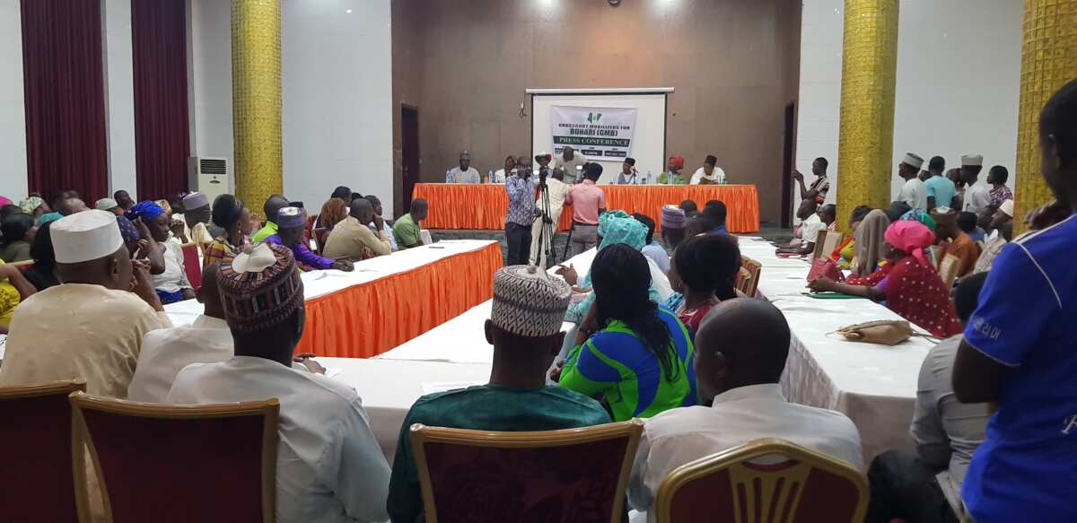 Buhari support group dumps APC, list grievances against party (photos) Buhari support group dumps APC, list grievances against party (photos)