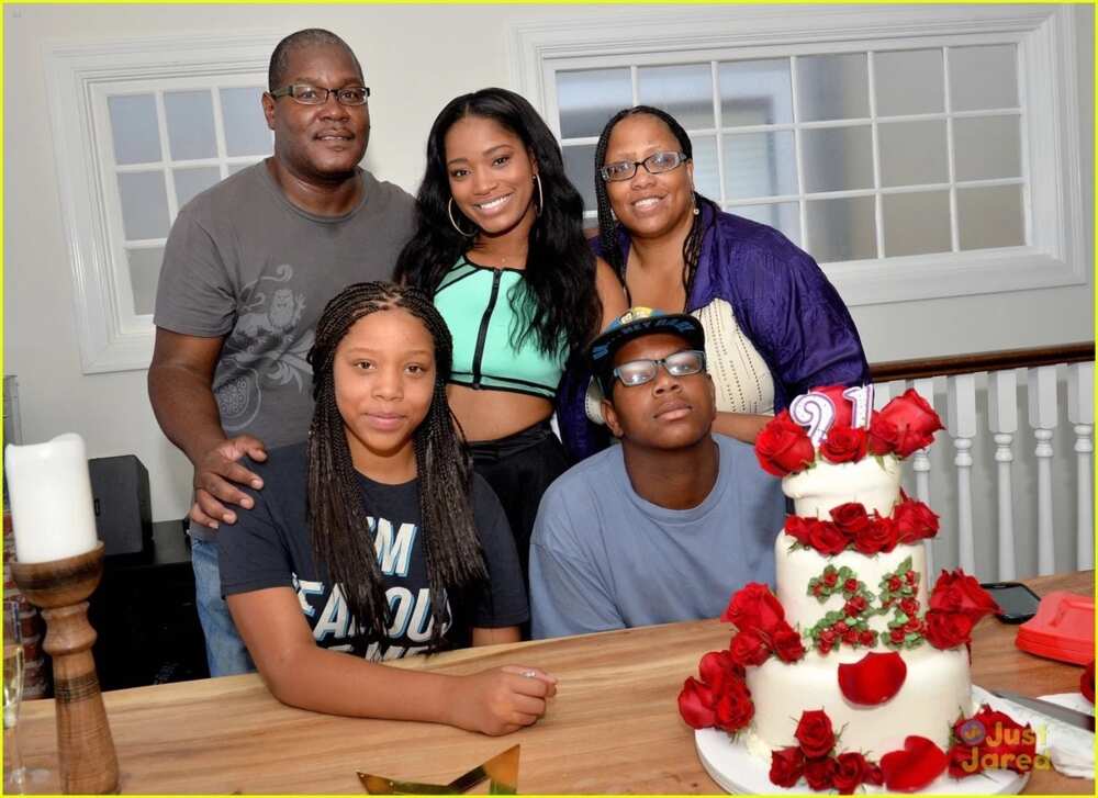 Keke Palmer z rodziną na zdjęciu
  