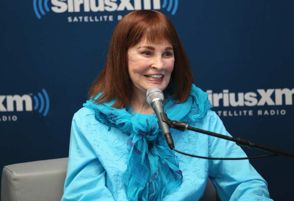 How many children did Gloria Vanderbilt give birth to?