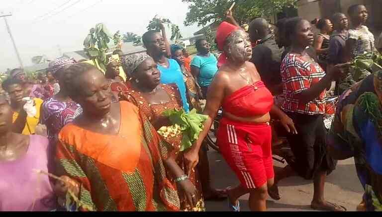 Thousands of residents protest COVID-19 lockdown extension in Delta state