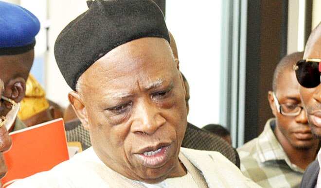 Ba girman Obasanjo bane yake sukar Buhari - Dattijon Sanata, Abdullahi Adamu