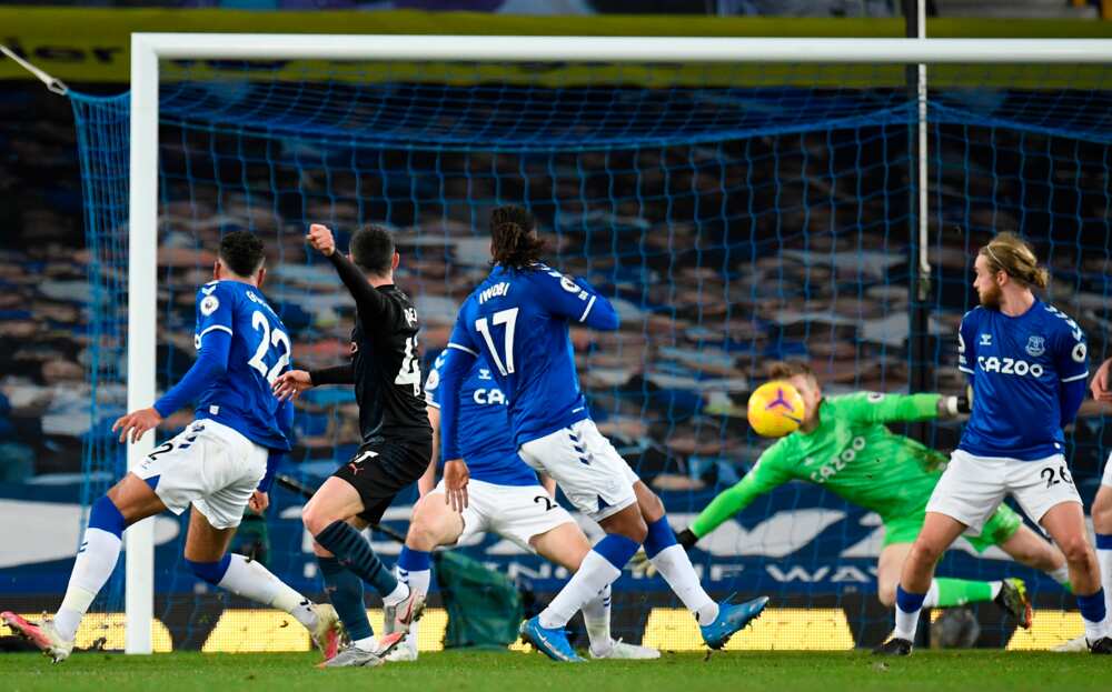 Everton vs Manchester City: Riyad Mahrez scores in 3-1 win for the Citizens