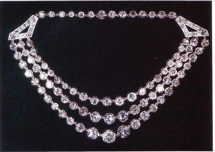 4 of Queen Elizabeth II’s Impressive Diamond Jewels She Loves the Most