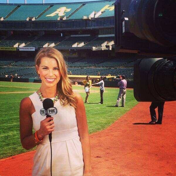 Jenny Taft is a media personality and a beautiful sports journalist. 