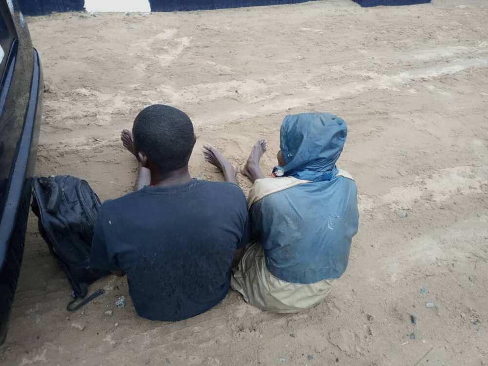 Hotunan yadda rundunar soji ta cafke masu safarar shinkafa daga shiyyar Kudu maso Kudu Hotunan yadda rundunar soji ta cafke masu safarar shinkafa daga shiyyar Kudu maso Kudu