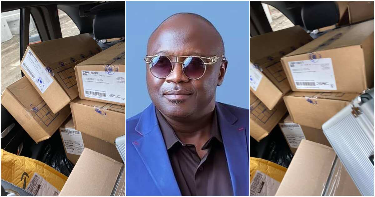 Nigerian man warms hearts ahead of Christmas as he gives out boxes of frozen chicken to residents of this area, many react