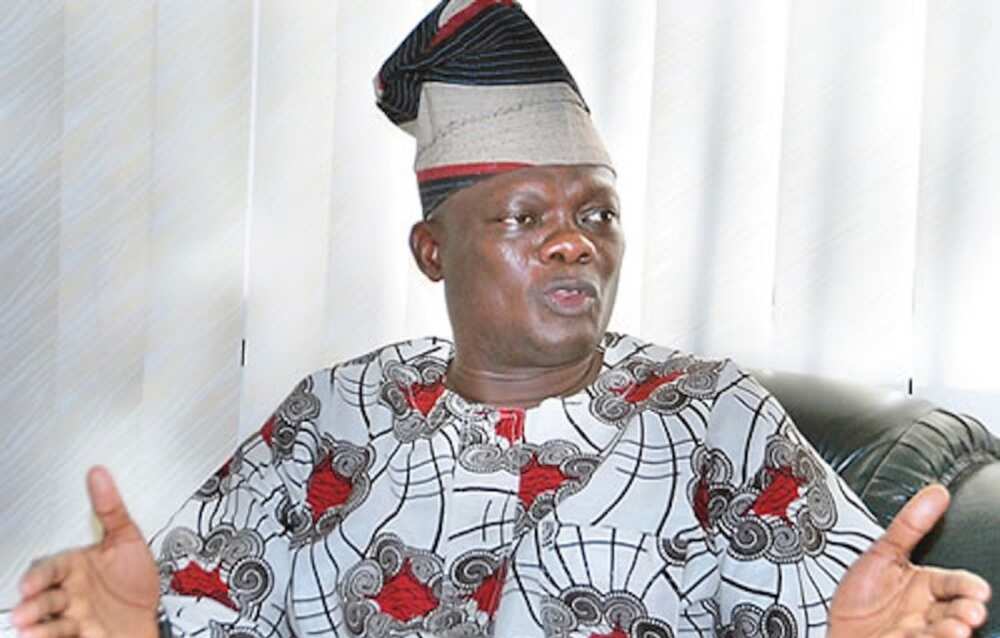 An sace babura 300 da wasu kayayyaki a gidan sanata a Ibadan An sace babura 300 da wasu kayayyaki a gidan sanata a Ibadan