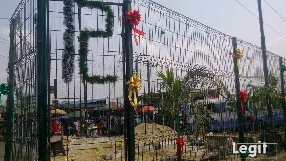 A side view of a popular Lagos market, Mile 12 international market, Mile 12, Lagos. Photo credit: Esther Odili