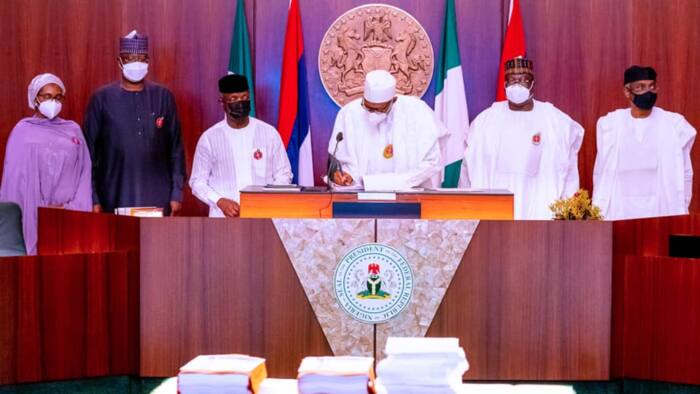 Yadda Ma’aikatu Suka Yi Bindiga da Naira Tiriliyan 3.8 a Karkashin Mulkin Buhari