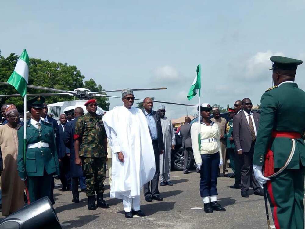 Buhari arrives Ogun to commission projects (photos) Buhari arrives Ogun to commission projects (photos)