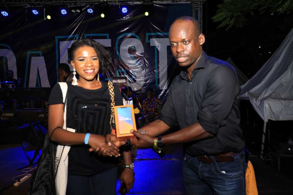 Johnny Drille, Waje thrills crowd as ACADAFEST 2019 raises N10m for 20 students