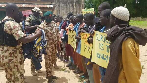 Zai yi wahala a karɓi tubabbun 'yan Boko Haram a cikin garuruwan mu – Shehun Borno