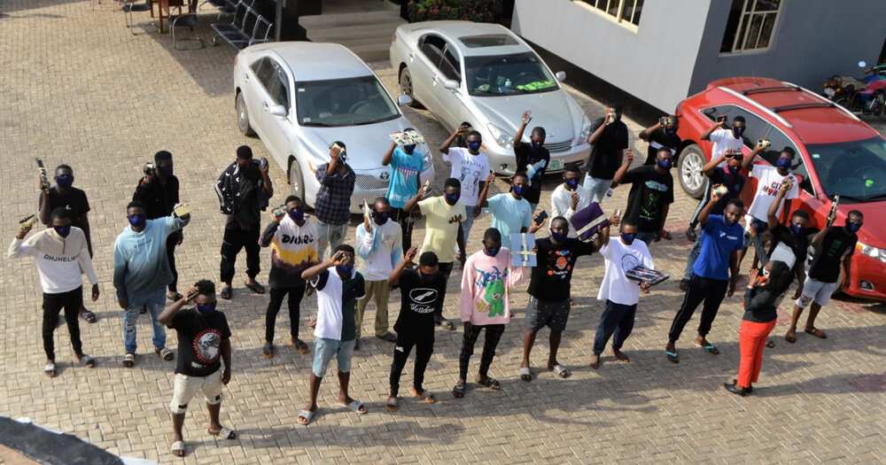 39 suspected yahoo boys arrested as EFCC raids hideouts in Osun, Ogun