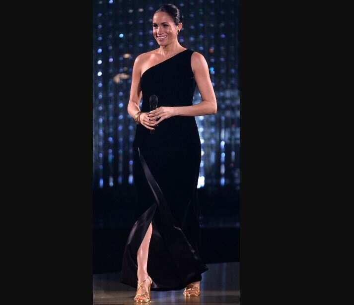 Meghan Markle spotted with her baby bump at the British Fashion Awards (photos)