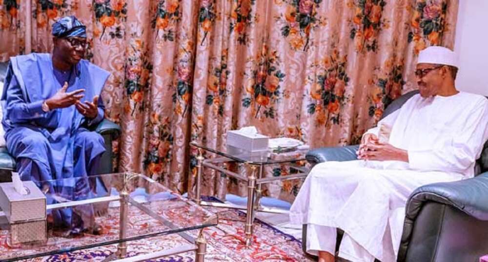 Harin Lekki: Na kira waya aka ce mani Shugaba Buhari ba ya kusa inji Sanwo-Olu Harin Lekki: Na kira waya aka ce mani Shugaba Buhari ba ya kusa inji Sanwo-Olu
