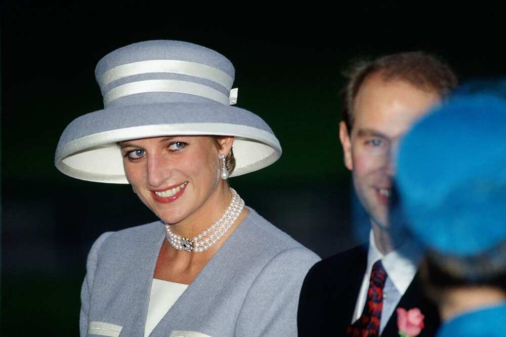 Lady Diana: la biographie de Lady Diana Spencer de la famille royale britannique Lady Diana: la biographie de Lady Diana Spencer de la famille royale britannique