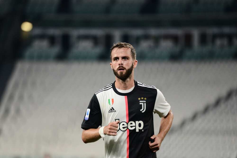 Miralem Pjanic break down into tears in party to celebrate his move to Barcelona