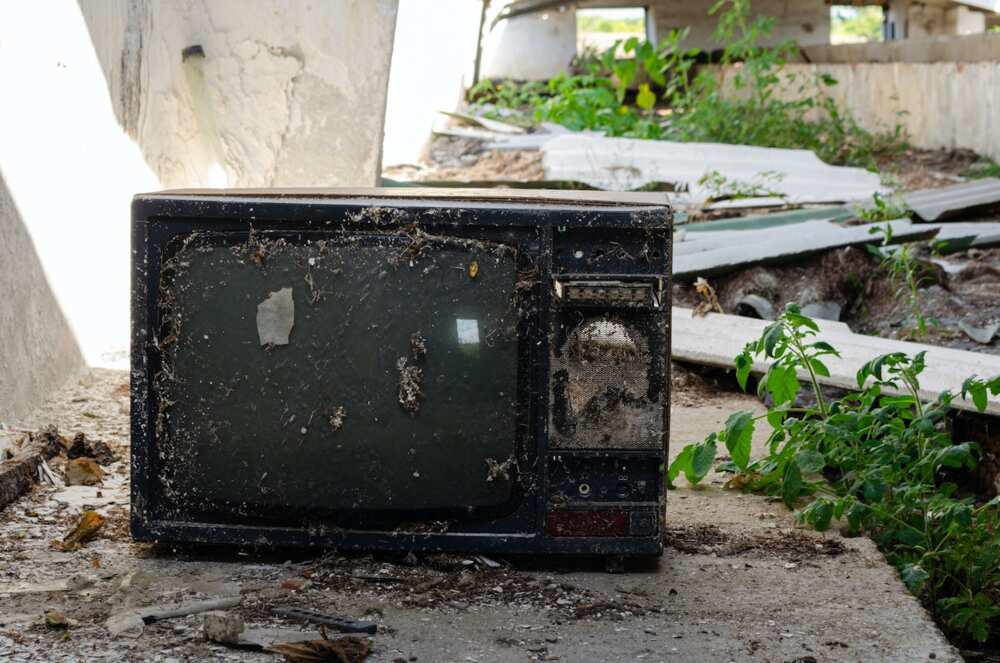 what do you do with a broken tv what do you do with a broken tv
