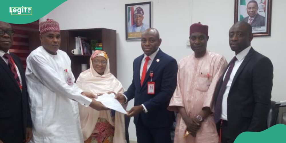EFCC Abuja Zonal Commander hands over property documents to Kano workers and pensioners