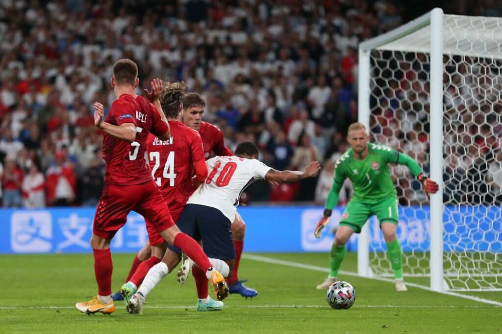 Wenger, Mourinho agree for the first time as they 'attack' VAR after England's winning penalty against Denmark