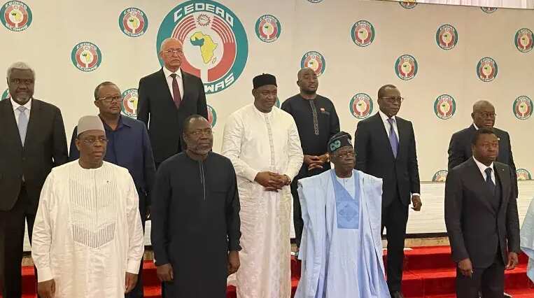 Sultan da Fastoci sun gargadi ECOWAS kan tura dakarun soji Nijar