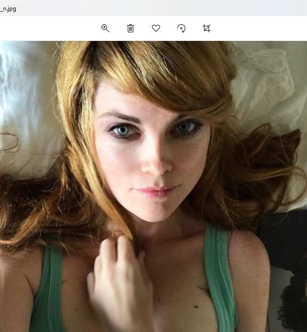 Sarah beattie tits