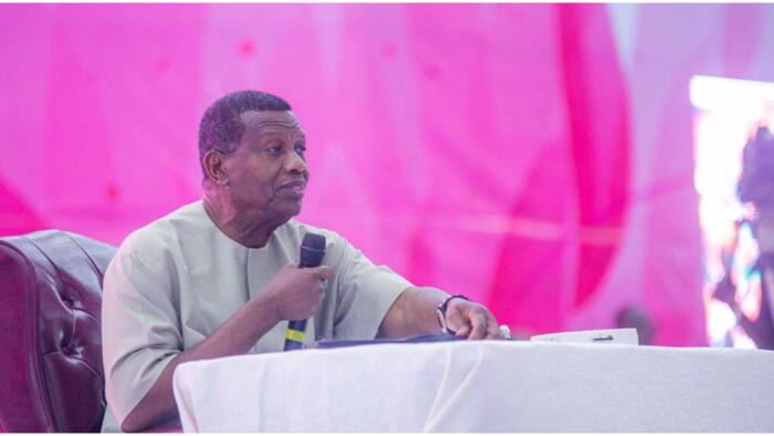 Pastor Adeboye makes 5 lettered photo post on his page, causes social media buzz