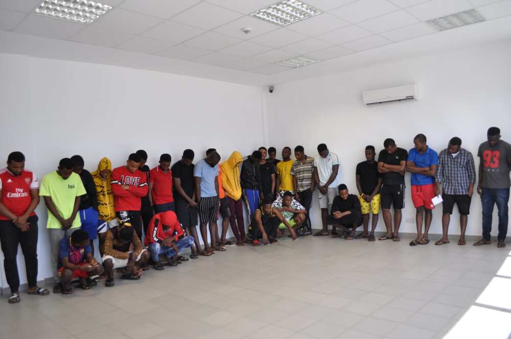 EFCC arrests 29 suspected internet fraudsters in Imo state