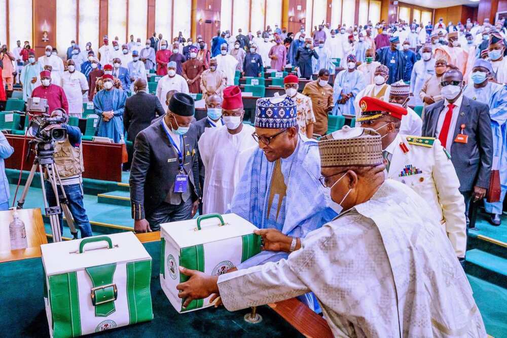 APC Says President Buhari’s Govt Is Borrowing to Uplift Living Standards of Nigerians APC Says President Buhari’s Govt Is Borrowing to Uplift Living Standards of Nigerians