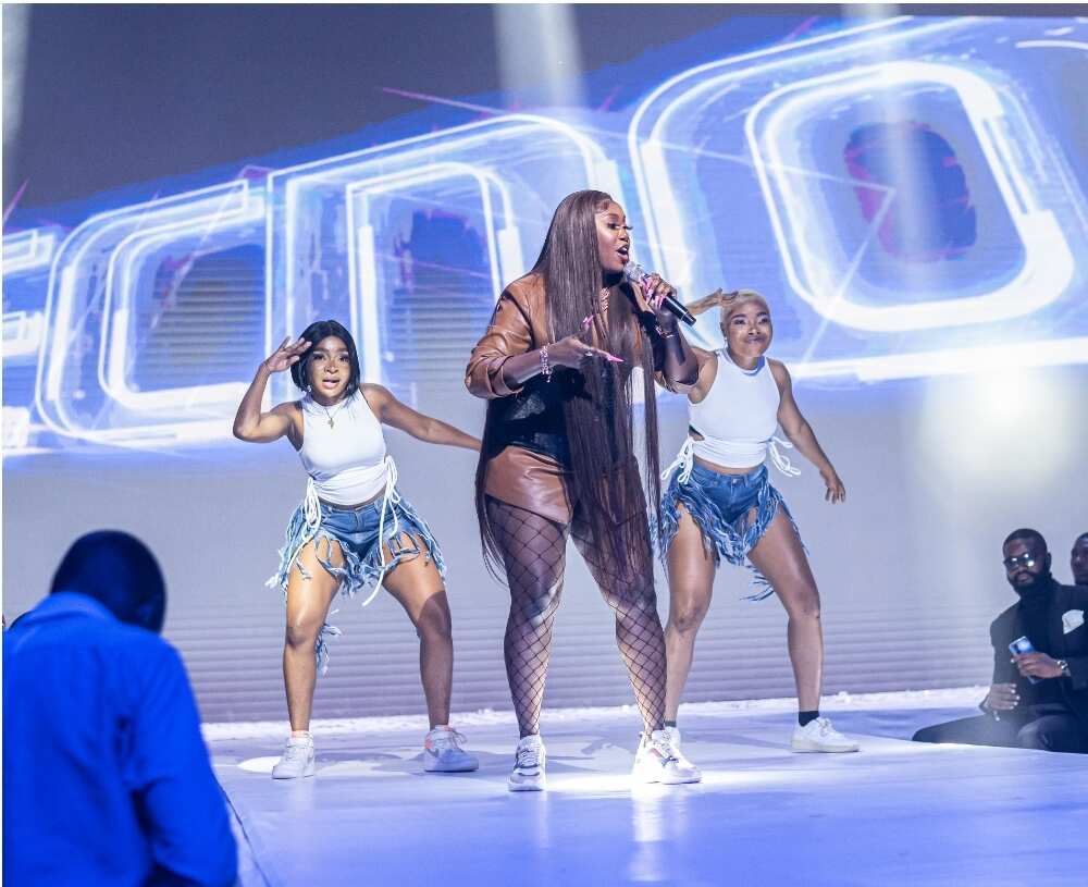 Niniola Thrills Audience with an Outstanding Performance at the TECNO CAMON 19 Launch