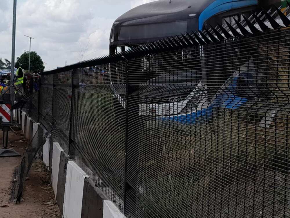 Hadarin jirgin kasa a Legas. Hadarin jirgin kasa a Legas.
