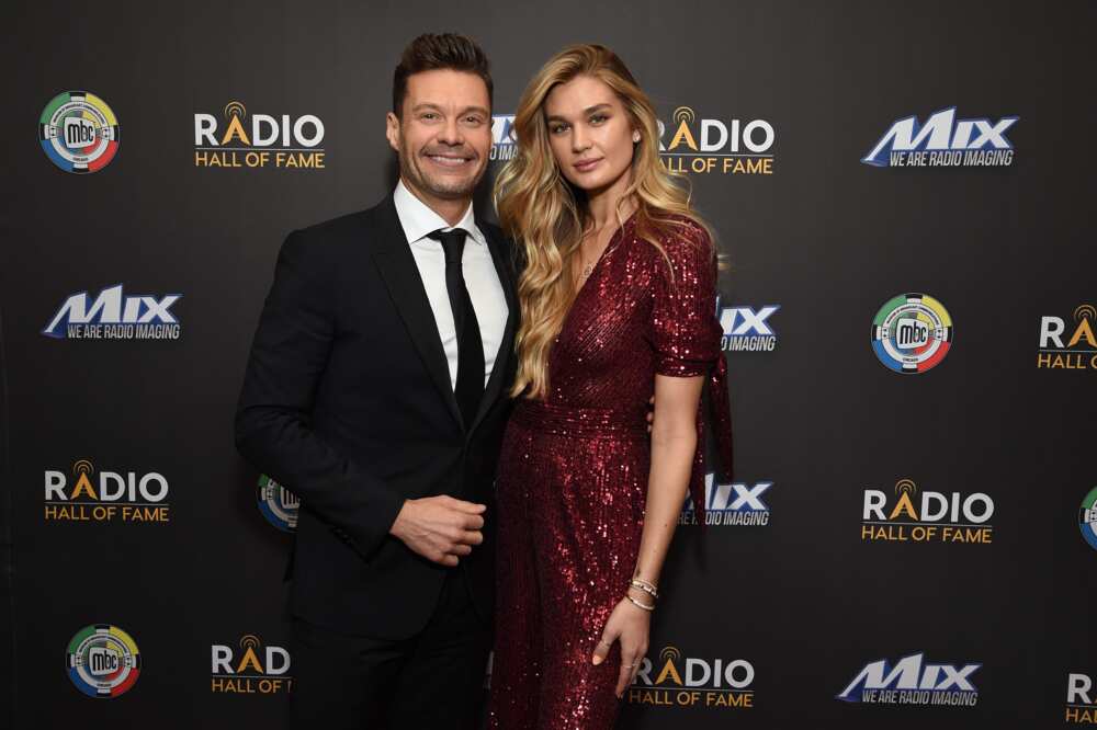 does ryan seacrest have a girlfriend does ryan seacrest have a girlfriend