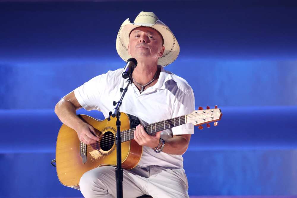 Kenny Chesney performs onstage during the 57th Annual CMA Awards