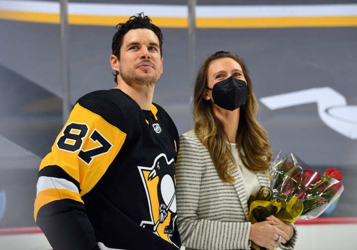 Who is Sidney Crosby’s wife or girlfriend, Kathy Leutner? Legit.ng