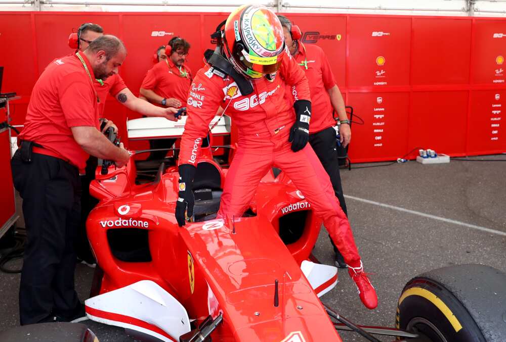 Mick Schumacher: La vie du fils du légendaire Michael Schumacher Mick Schumacher: La vie du fils du légendaire Michael Schumacher