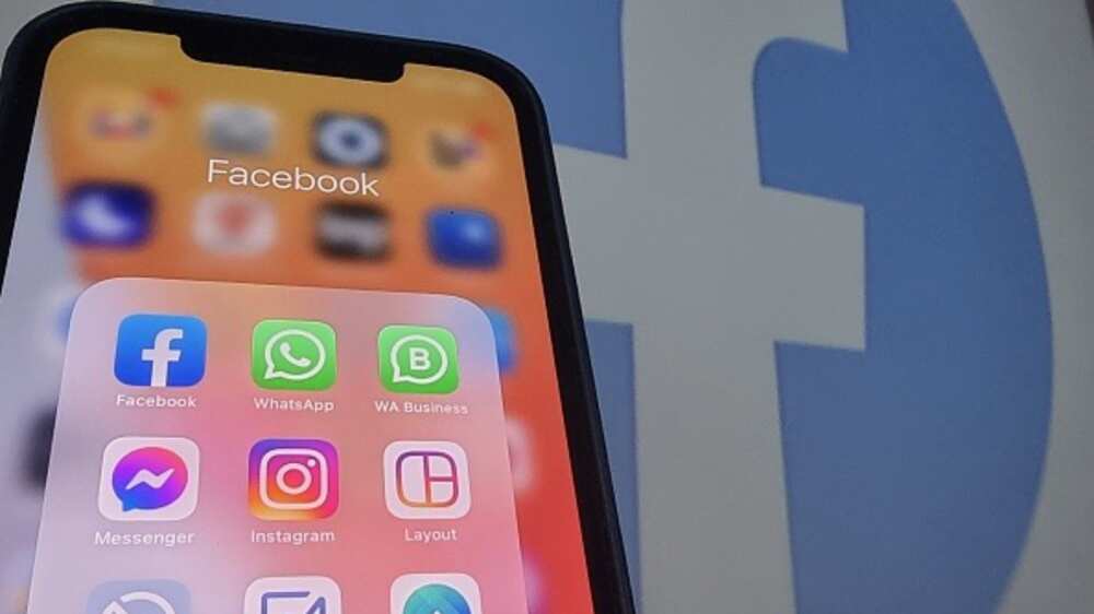 Facebook, WhatsApp, Instagram apps