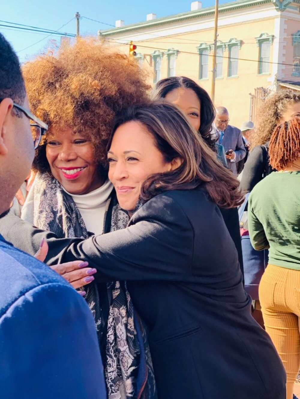 Kamala Harris becomes America's first black female vice president-elect Kamala Harris becomes America's first black female vice president-elect