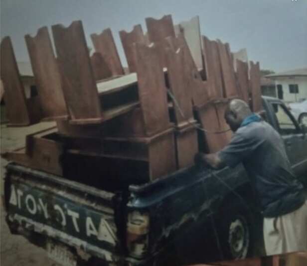 Ex-corps member renovates, equips Ondo school with loan secured from bank (photos) Ex-corps member renovates, equips Ondo school with loan secured from bank (photos)