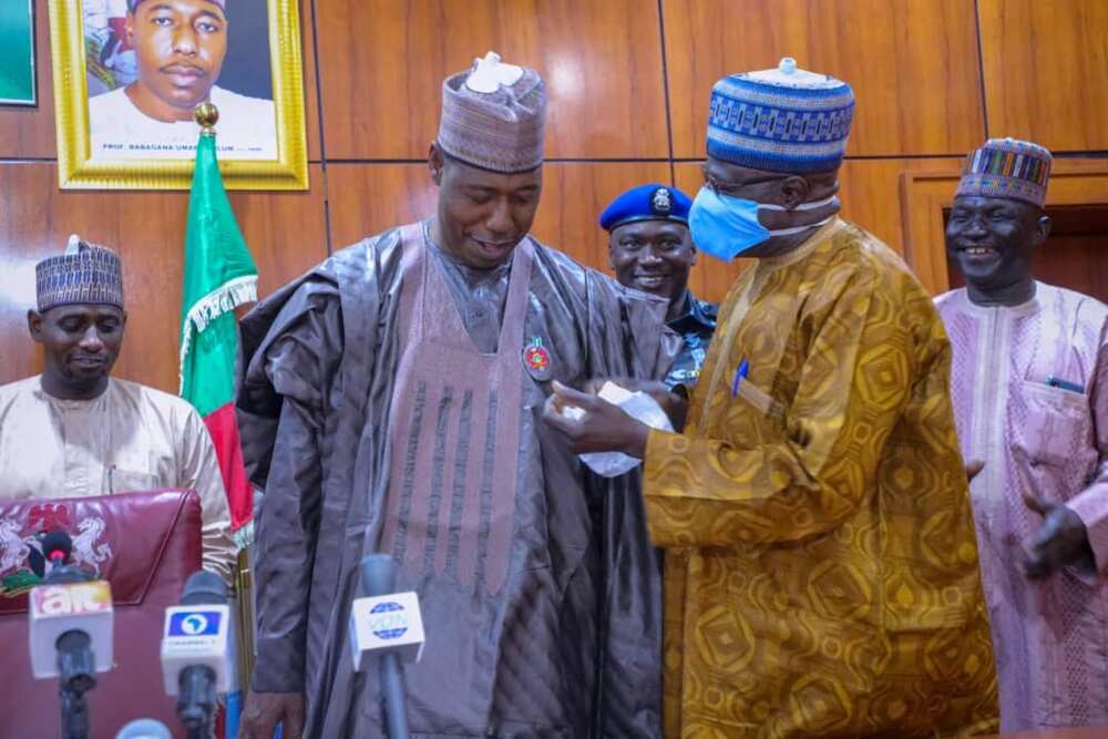 Gwamna Zulum ya yi wa sojojin Najeriya goma ta arziki gabanin sallah Gwamna Zulum ya yi wa sojojin Najeriya goma ta arziki gabanin sallah