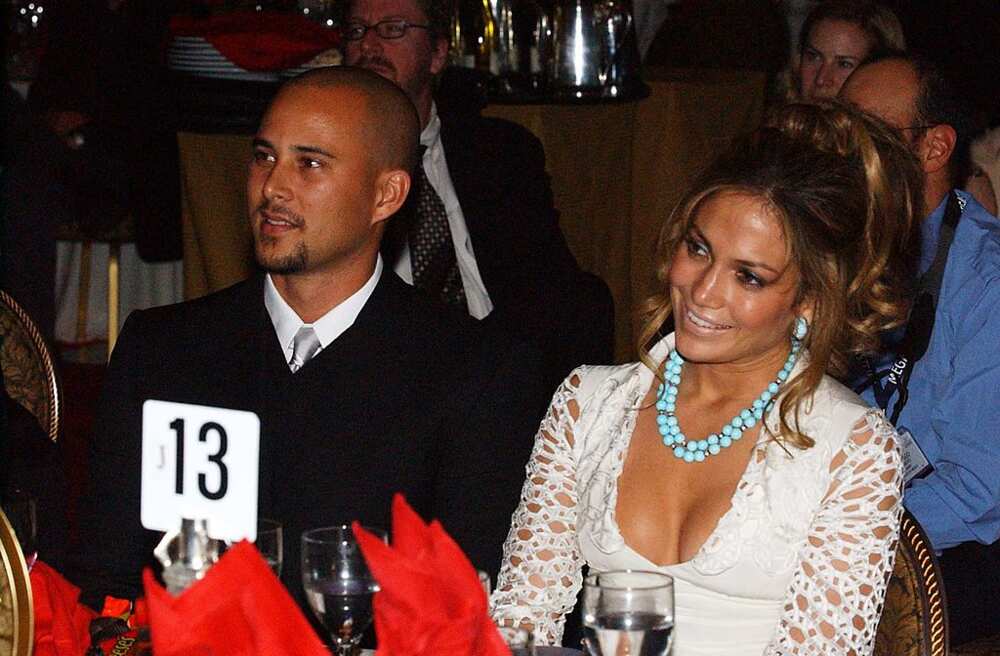 How many times has Jennifer Lopez been married?