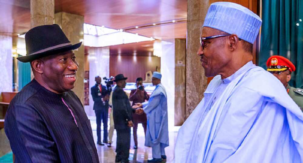 Ba ni da makiyan fada – Shugaba Goodluck Jonathan ya fadawa Aminu Shagari Ba ni da makiyan fada – Shugaba Goodluck Jonathan ya fadawa Aminu Shagari