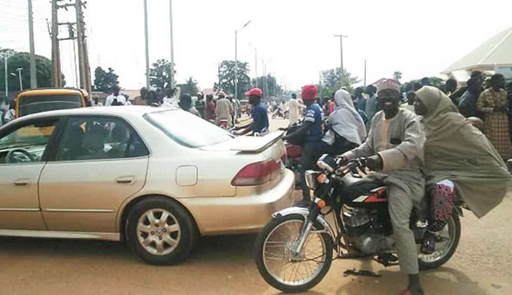 Hotunan yadda aka tsananta tsaro a fadar sabon Sarkin Zazzau