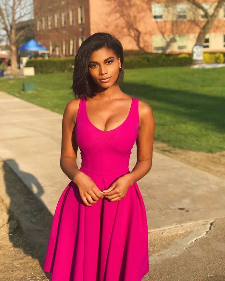 Taylor Rooks height