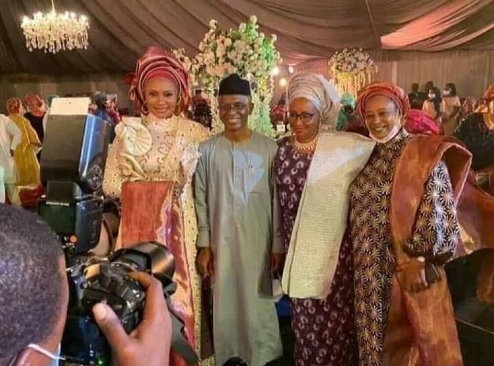 Hotunan bikin auren dan gwamnan Kaduna Nasir El-Rufai, Bashir da amaryarsa Halima Hotunan bikin auren dan gwamnan Kaduna Nasir El-Rufai, Bashir da amaryarsa Halima