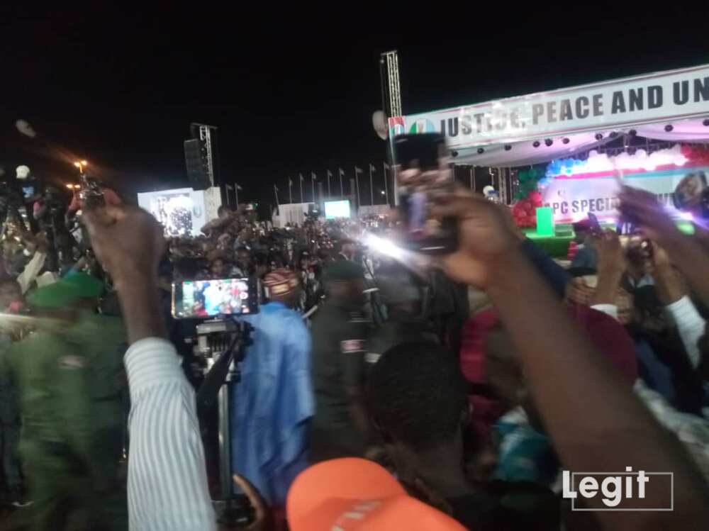 Live Updates: Tinubu, Osinbajo, Others Lock Horns in APC Presidential Primary as Delegates Prepare for Voting Live Updates: Tinubu, Osinbajo, Others Lock Horns in APC Presidential Primary as Delegates Prepare for Voting