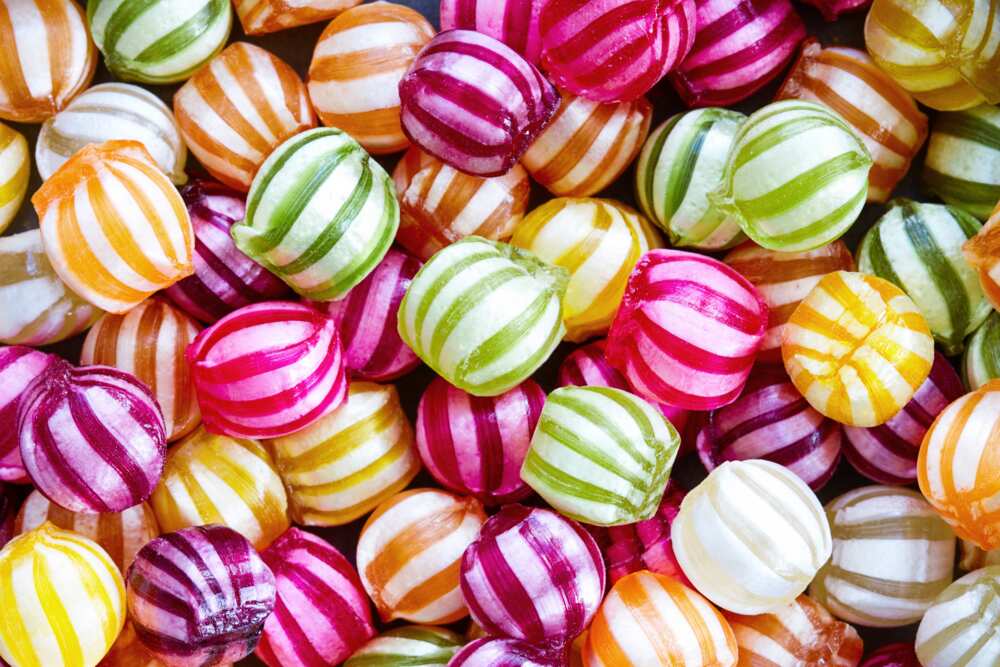 LE TOP 5 des Bonbons de notre enfance ! 