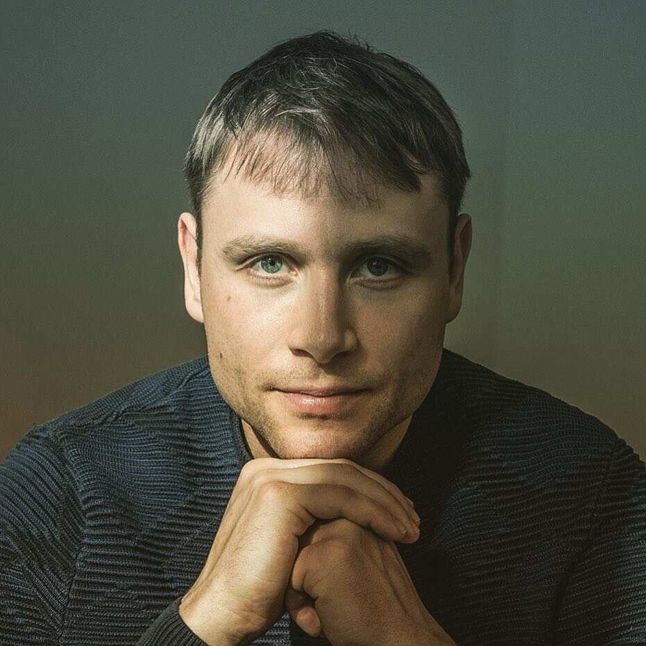 is Max Riemelt gay