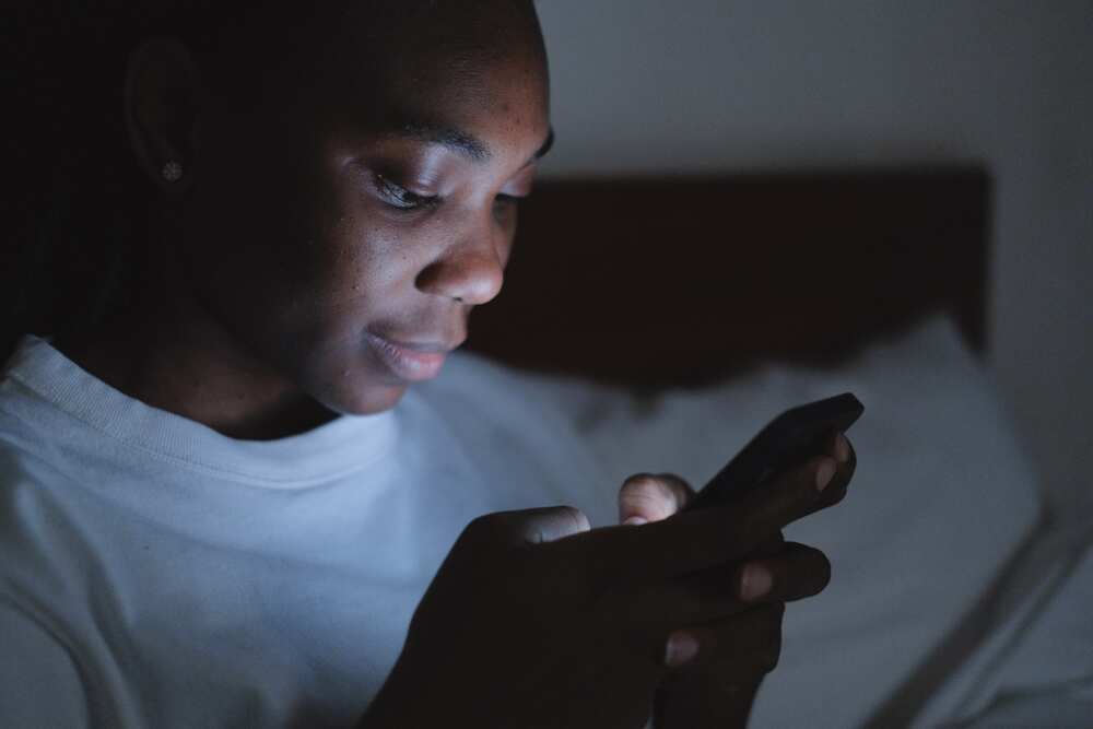 how to turn on dark mode on snapchat how to turn on dark mode on snapchat