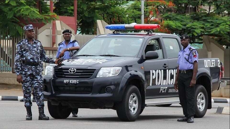 An kame wani saurayi da ya dirkawa budurwa ciki, ya kashe, ya binne ta a Adamawa An kame wani saurayi da ya dirkawa budurwa ciki, ya kashe, ya binne ta a Adamawa